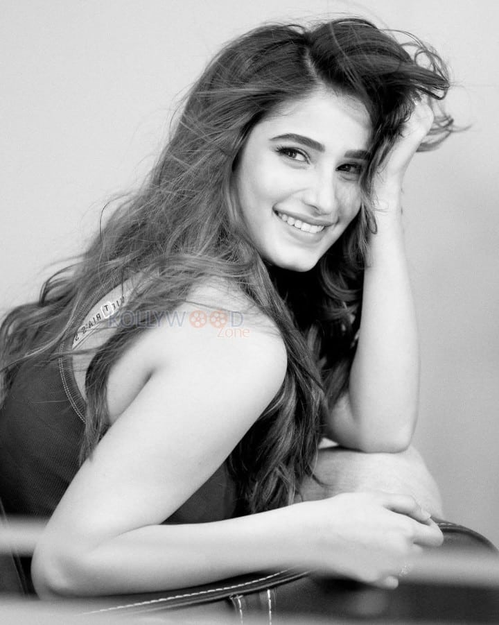 Charming Rasha Thadani Photoshoot Stills 08