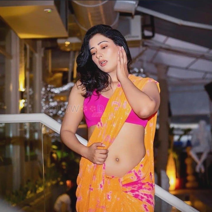 Janma Runn Actress Niharica Raizada Sexy Navel Photo 01