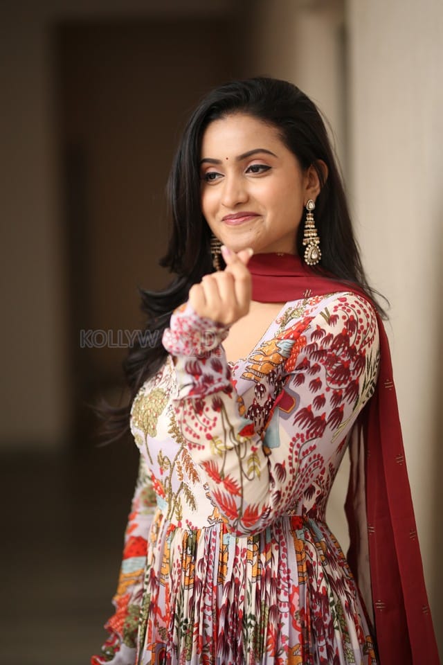 Actress Deepika Pilli at Akkada Ammayi Ikkada Abbayi Trailer Launch Photos 18