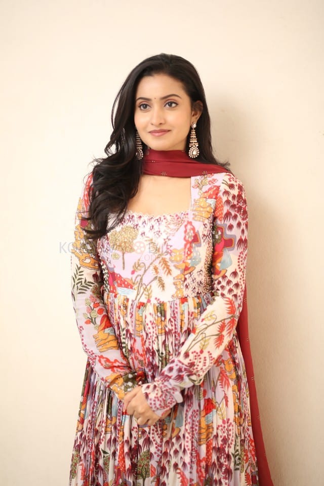 Actress Deepika Pilli at Akkada Ammayi Ikkada Abbayi Trailer Launch Photos 22