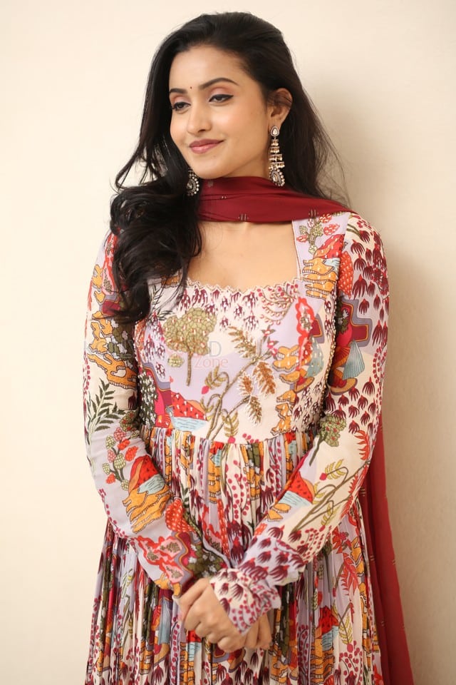 Actress Deepika Pilli at Akkada Ammayi Ikkada Abbayi Trailer Launch Photos 25