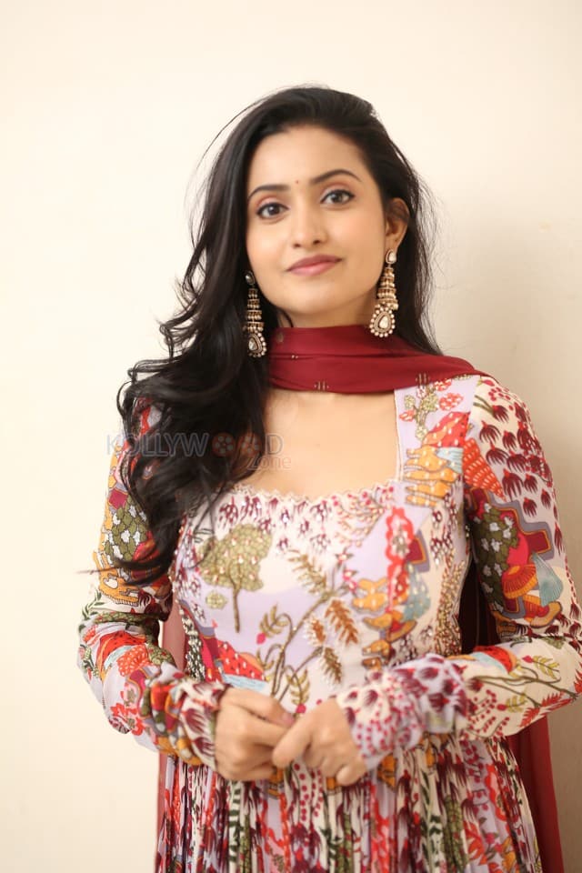 Actress Deepika Pilli at Akkada Ammayi Ikkada Abbayi Trailer Launch Photos 29