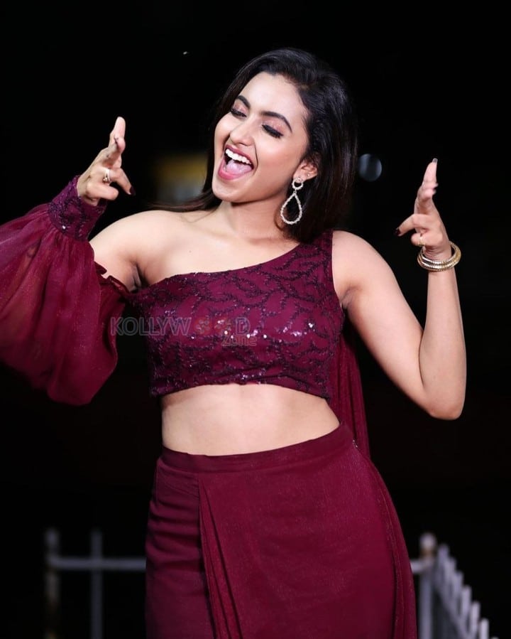 Actress and Model Deepika Pilli Photoshoot Stills 04
