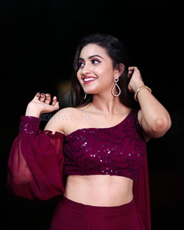 Actress and Model Deepika Pilli Photoshoot Stills 05