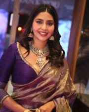 Actress Aishwarya Lekshmi at Ponniyin Selvan I Movie Pre Release Event Photos 13