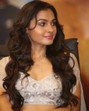 Actress Andrea Jeremiah At Vishwaroopam Audio Launch Photos