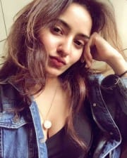 Actress Neha Sharma Hot Spicy Photoshoot Pictures