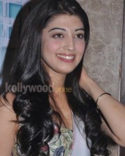 Actress Pranitha Cute Pictures