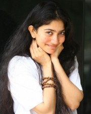 Actress Sai Pallavi at Virata Parvam Movie Interview Pictures 07