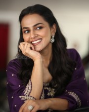 Actress Shraddha Srinath at Daaku Maharaaj Interview Pictures 02