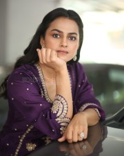 Actress Shraddha Srinath at Daaku Maharaaj Interview Pictures 08