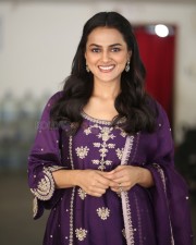 Actress Shraddha Srinath at Daaku Maharaaj Interview Pictures 29