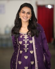 Actress Shraddha Srinath at Daaku Maharaaj Interview Pictures 30