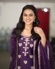 Actress Shraddha Srinath at Daaku Maharaaj Interview Pictures 31