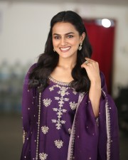 Actress Shraddha Srinath at Daaku Maharaaj Interview Pictures 32