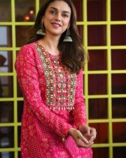 Aditi Rao Hydari at Maha Samudram Movie Interview Photos 06