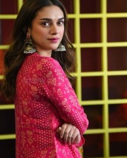 Aditi Rao Hydari at Maha Samudram Movie Interview Photos 11