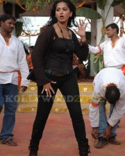 Anushka Shetty Sexy Pics In Panchakshari Movie