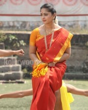 Anushka Shetty Sexy Saree Photos