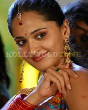 Anushka Shetty Sexy Stills