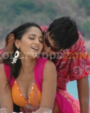 Anushka Shetty Sexy Stills