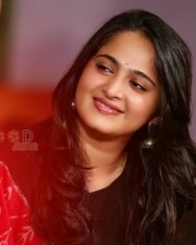 Beautiful Anushka At Rudramadevi Promotion Photos