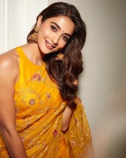 Beautiful Pooja Hegde in a Yellow Floral Saree Photos01