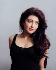 Beautiful Pranitha Subhash in a Black Crop Top and Blue Denim Jeans Pictures 04