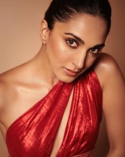 Beautiful Red Hot Kiara Advani Stills 04