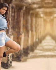 Beautiful Tamil Actress Aishwarya Rajesh Photos