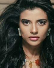 Beautiful Tamil Actress Aishwarya Rajesh Photos