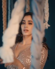 Bold Janhvi Kapoor Sexy Pictures 05