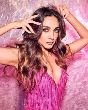 Bollywood Heroine Kiara Advani in a Pink Glittering Photos 01