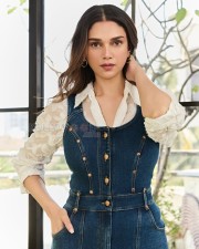 Chic Aditi Rao Hydari in a Stylish Denim Dungaree Pictures 04