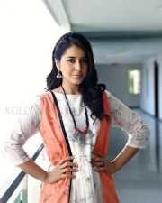 Cute Actress Raashi Khanna Pictures