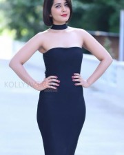 Cute Actress Raashi Khanna Pictures