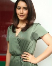 Cute Actress Rashi Khanna Latest Stills