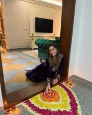 Cute Raashii Khanna Diwali Pictures 02