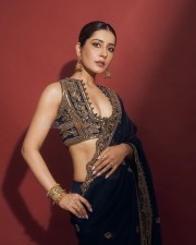 Dazzling Raashi Khanna in a Navy Blue Saree with a Stylish Cut Blouse at Filmfare Awards Photos 01