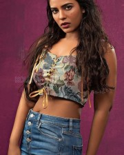 Dusky Babe Aishwarya Rajesh in a Stylish Crop Top and Blue Denim Photos 04