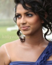 Dusky Beauty Amala Paul Pictures