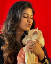 Eegai Actress Anjali Photoshoot with a Dog Pictures 01