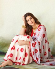 Elegant Kriti Sanon in a Red and White Floral Saree Photos 04