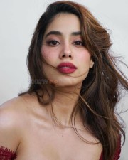 Glamorous Janhvi Kapoor in a Red Off Shoulder Corset Style Bodycon Gown Pictures 06