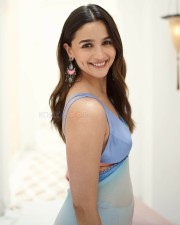 Gorgeous Alia Bhatt in a Multicolor Saree Photos 02