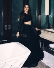 Gorgeous Diva Kajal Aggarwal in a Shimmery Black Lehenga Outfit Pictures 01