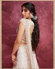 Gorgeous Heroine Rashmika Mandanna in a White Lehenga at India Couture Week 2024 Photos 06