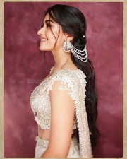 Gorgeous Heroine Rashmika Mandanna in a White Lehenga at India Couture Week 2024 Photos 08