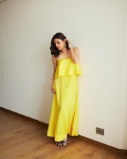 Gorgeous Kajal Aggarwal in a Yellow Sleeveless Maxi Dress Pictures 05