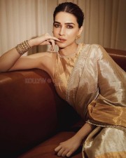 Gorgeous Kriti Sanon in an Ivory Cream Silk Saree Photos 02